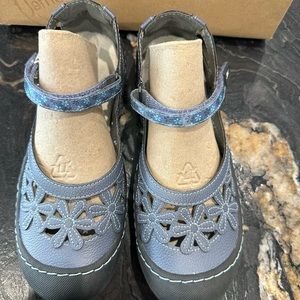 JBU by Jambu wildflower denim Maryjane’s memory foam footbed
